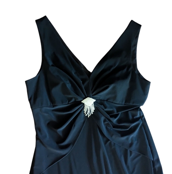 Cachet Gown Black Plunging v neck long Flowy evening gown rhinestone drop Sz 12 - Picture 2 of 9